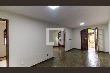 Casa para alugar com 4 quartos, 2000m² em Piratininga, Niterói