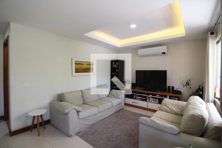 Sala de casa de condomínio à venda com 4 quartos, 154m² em Gardênia Azul, Rio de Janeiro