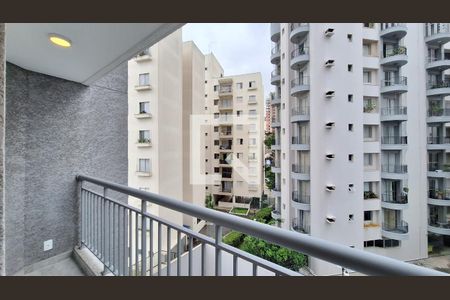 Varanda e área de serviço de apartamento à venda com 2 quartos, 40m² em Boaçava, São Paulo