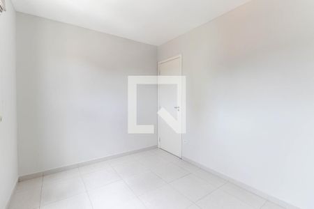 Quarto 1 de apartamento para alugar com 2 quartos, 52m² em Vila Carmosina, São Paulo