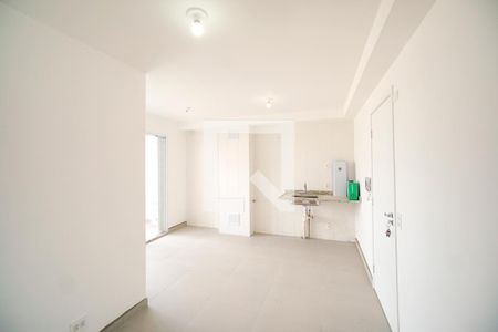 Sala e cozinha de apartamento para alugar com 2 quartos, 40m² em Vila Centenario, São Paulo