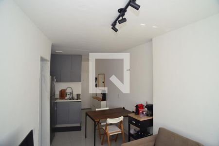 Sala/Cozinha de apartamento à venda com 1 quarto, 39m² em Barra da Tijuca, Rio de Janeiro