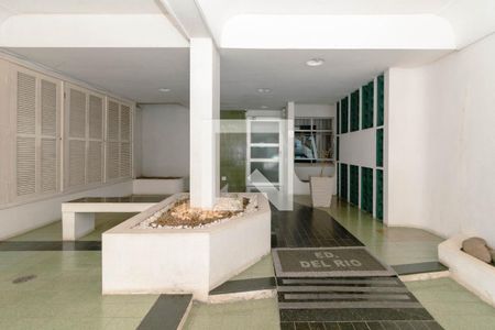 Entrada de kitnet/studio para alugar com 1 quarto, 77m² em Centro Histórico, Porto Alegre
