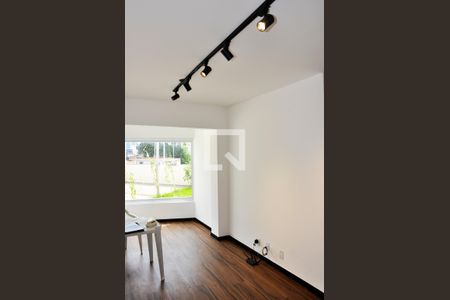 Detalhe - Sala e Sala de Jantar de apartamento para alugar com 2 quartos, 60m² em Vila Palmeiras, São Paulo