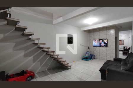 Sala de casa para alugar com 3 quartos, 180m² em Conjunto Habitacional Barro Branco I, São Paulo