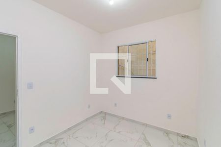 Quarto 1 de casa para alugar com 2 quartos, 45m² em Irajá, Rio de Janeiro