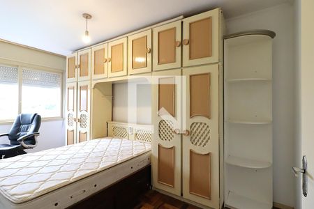 Quarto 1 de apartamento para alugar com 2 quartos, 82m² em Vila Ipiranga, Porto Alegre
