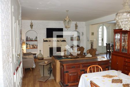 Casa para alugar com 4 quartos, 320m² em Jardim Santa Paula, Cotia