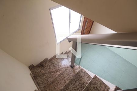 Sala de casa de condomínio para alugar com 2 quartos, 52m² em Vila Jardim Leblon, Belo Horizonte