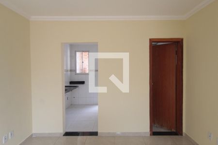 Sala de casa de condomínio para alugar com 2 quartos, 52m² em Vila Jardim Leblon, Belo Horizonte