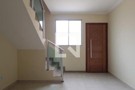 Sala de casa de condomínio para alugar com 2 quartos, 52m² em Vila Jardim Leblon, Belo Horizonte