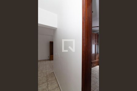 Corredor de apartamento para alugar com 2 quartos, 69m² em Vila Valqueire, Rio de Janeiro