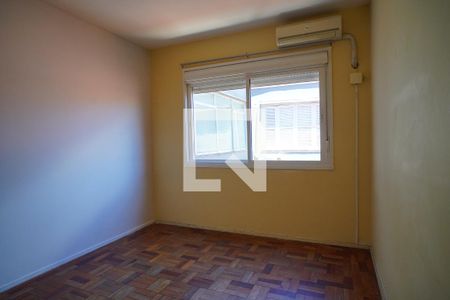 Quarto 1 de apartamento para alugar com 2 quartos, 81m² em Vila Ipiranga, Porto Alegre
