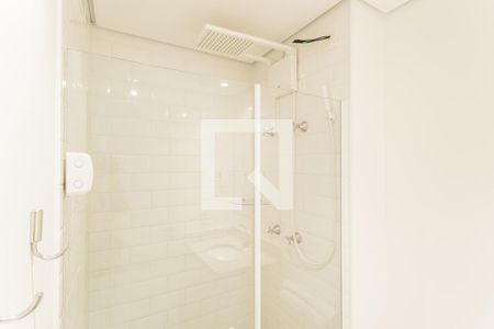 Banheiro de kitnet/studio para alugar com 1 quarto, 26m² em Vila Olímpia, São Paulo