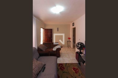 Sala de casa para alugar com 3 quartos, 250m² em São Rafael, São Paulo