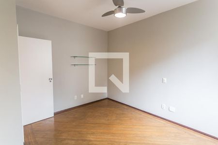 Suíte de apartamento para alugar com 3 quartos, 110m² em Santo Antônio, Belo Horizonte