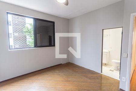 Suíte de apartamento para alugar com 3 quartos, 110m² em Santo Antônio, Belo Horizonte