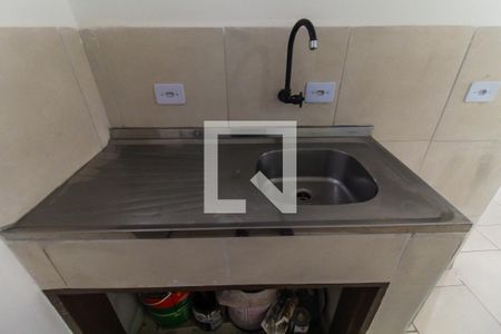 Sala/Cozinha de casa para alugar com 1 quarto, 42m² em Vila Carmosina, São Paulo