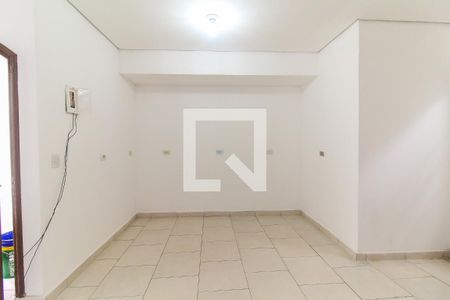 Sala/Cozinha de casa para alugar com 1 quarto, 42m² em Vila Carmosina, São Paulo