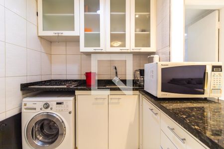 Sala/Cozinha de apartamento à venda com 1 quarto, 42m² em Cerqueira César, São Paulo