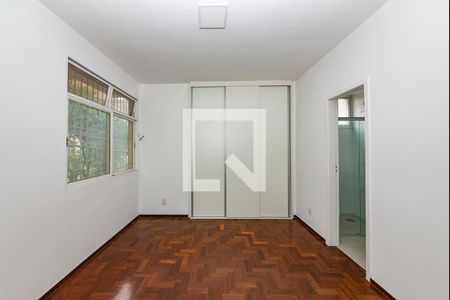 Suíte de apartamento à venda com 3 quartos, 100m² em Santo Antônio, Belo Horizonte