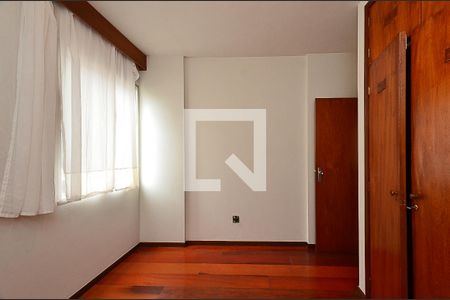 Quarto 2 de apartamento para alugar com 3 quartos, 85m² em Santo Antônio, Belo Horizonte