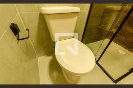 Banheiro de kitnet/studio para alugar com 1 quarto, 23m² em Itaberaba, São Paulo