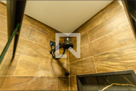 Banheiro de kitnet/studio para alugar com 1 quarto, 23m² em Itaberaba, São Paulo