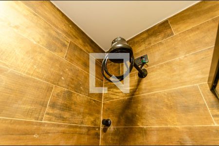 Banheiro de kitnet/studio para alugar com 1 quarto, 23m² em Itaberaba, São Paulo