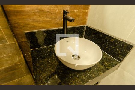 Banheiro de kitnet/studio para alugar com 1 quarto, 23m² em Itaberaba, São Paulo