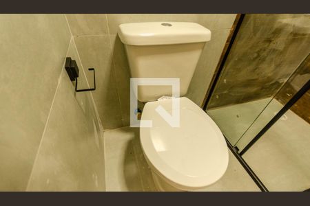 Banheiro de kitnet/studio para alugar com 1 quarto, 23m² em Itaberaba, São Paulo