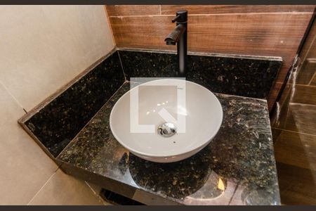 Banheiro de kitnet/studio para alugar com 1 quarto, 23m² em Itaberaba, São Paulo