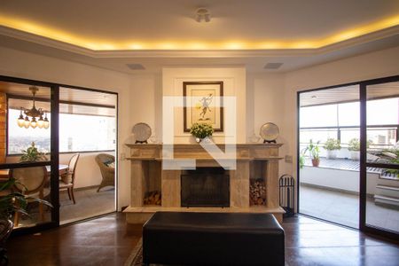 Sala de apartamento para alugar com 5 quartos, 250m² em Vila Suzana, São Paulo