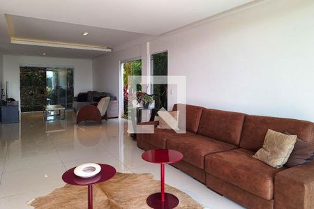 Sala 1 de casa de condomínio à venda com 5 quartos, 450m² em Charitas, Niterói