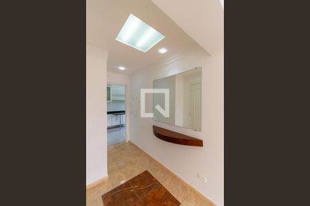 Hall de entrada de apartamento à venda com 2 quartos, 76m² em Vila Canero, São Paulo