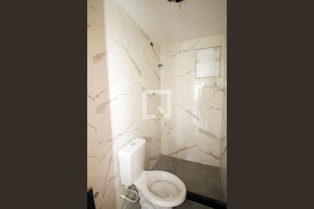 Banheiro de apartamento para alugar com 1 quarto, 40m² em Vila da Penha, Rio de Janeiro