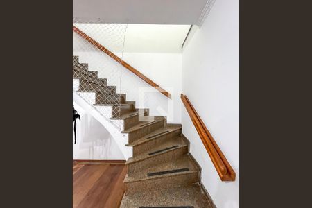 Escada de casa à venda com 5 quartos, 976m² em Vila Nair, São Paulo