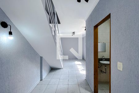 Sala de casa para alugar com 2 quartos, 60m² em Vila Bertioga, São Paulo