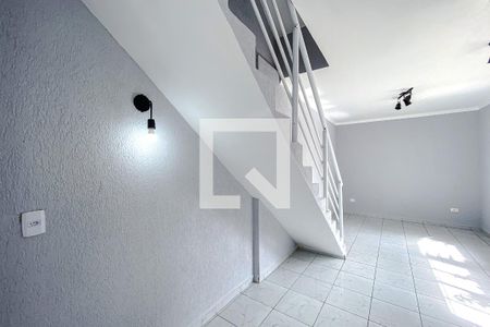Sala de casa para alugar com 2 quartos, 60m² em Vila Bertioga, São Paulo