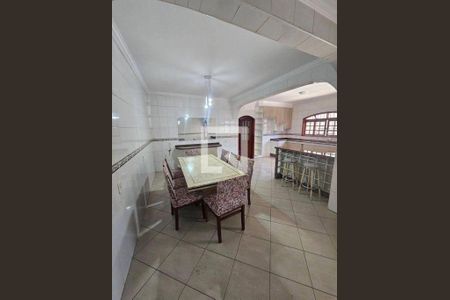 Casa à venda com 5 quartos, 300m² em Vila Barros, Guarulhos