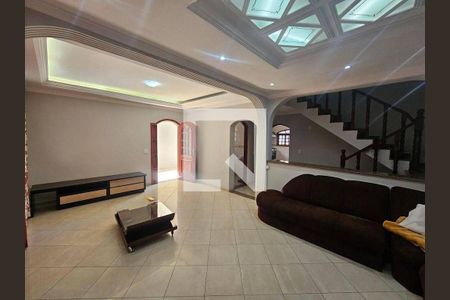 Casa à venda com 5 quartos, 300m² em Vila Barros, Guarulhos