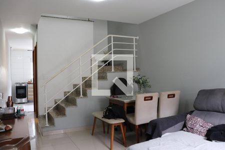 Sala de casa de condomínio à venda com 2 quartos, 110m² em Vila Bela, São Paulo