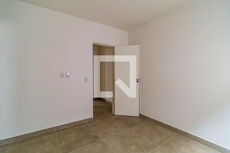 Suíte 2 de casa à venda com 2 quartos, 77m² em Jardim Pinheiros, São Paulo