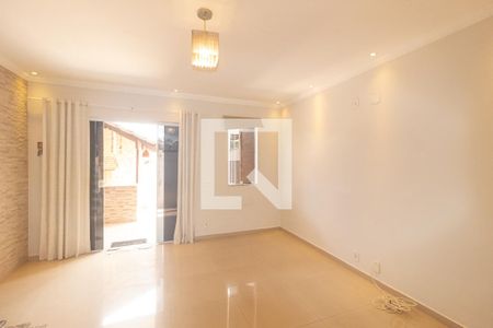 Sala de casa para alugar com 2 quartos, 153m² em Campo Grande, Rio de Janeiro