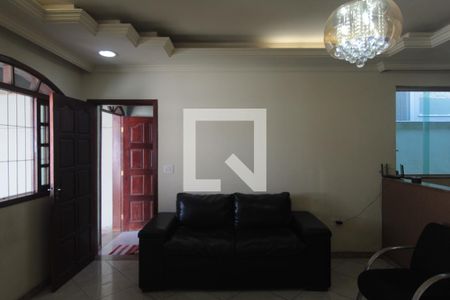 Sala de casa à venda com 4 quartos, 173m² em Copacabana, Belo Horizonte