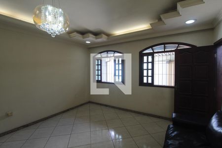 Sala de casa à venda com 4 quartos, 173m² em Copacabana, Belo Horizonte
