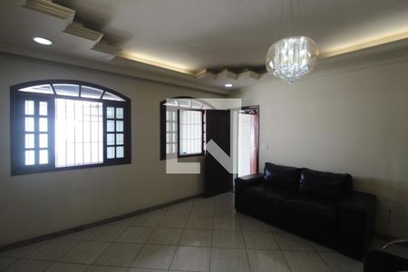 Sala de casa à venda com 4 quartos, 173m² em Copacabana, Belo Horizonte