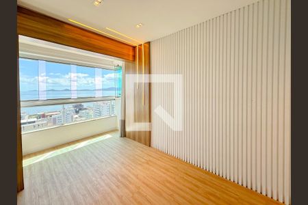 Suíte de apartamento para alugar com 2 quartos, 78m² em Barreiros, São José