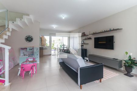 Sala de casa para alugar com 3 quartos, 135m² em Vila Cesar, Mogi das Cruzes