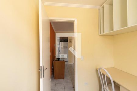 Quarto 1 de apartamento para alugar com 3 quartos, 56m² em Pinheirinho, Curitiba